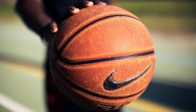 华体会-电竞之神跨界灭勇士！Faker爆冷击败NBA豪强，势不可挡引爆全场